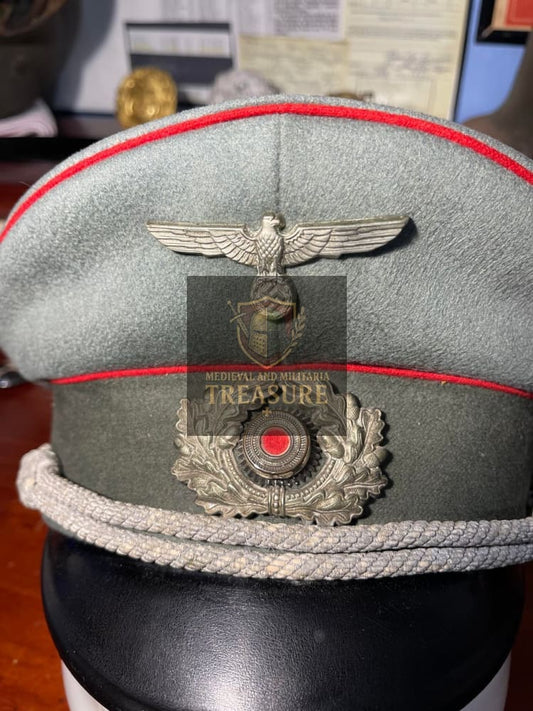 Heer Artillery Visor Cap – Early Mint Example with Silvered Nickel Insignia
