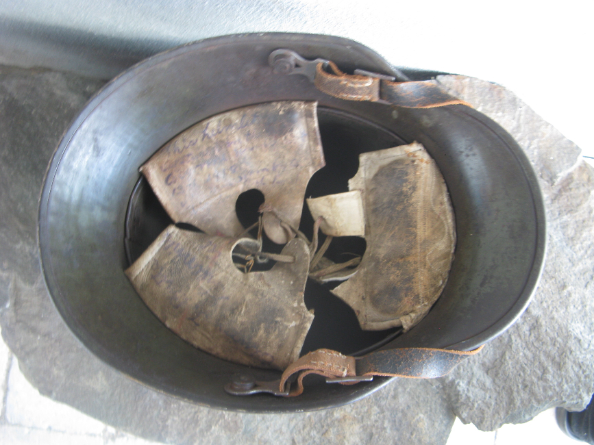 WW1 German M16 Camouflage Helmet – Rare Splotchy Pattern with Provenance