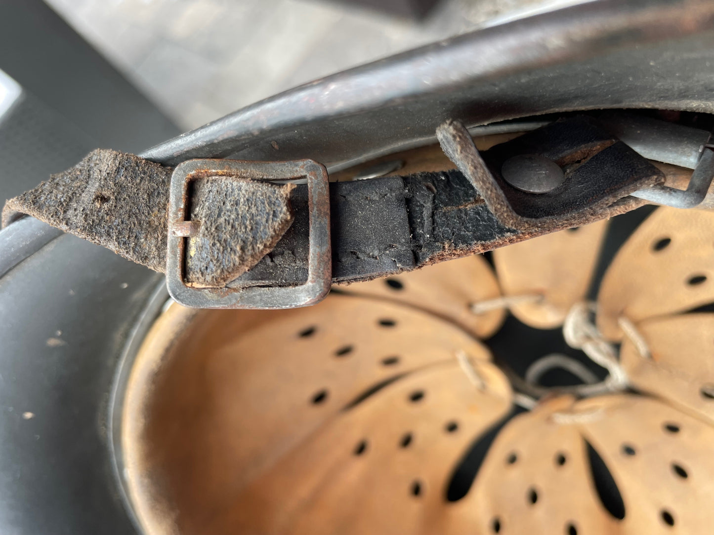 Rare Kriegsmarine M40 Helmet – Quist Q64, Lot DN142