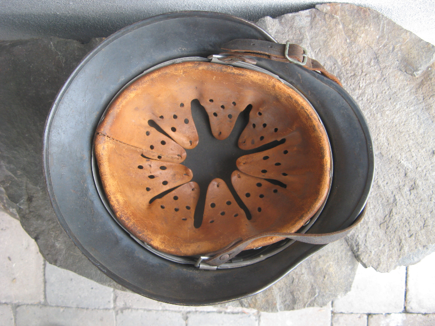 WWII German Luftwaffe M40 Helmet – Transitional 1940, Size 68, One-Look Camo