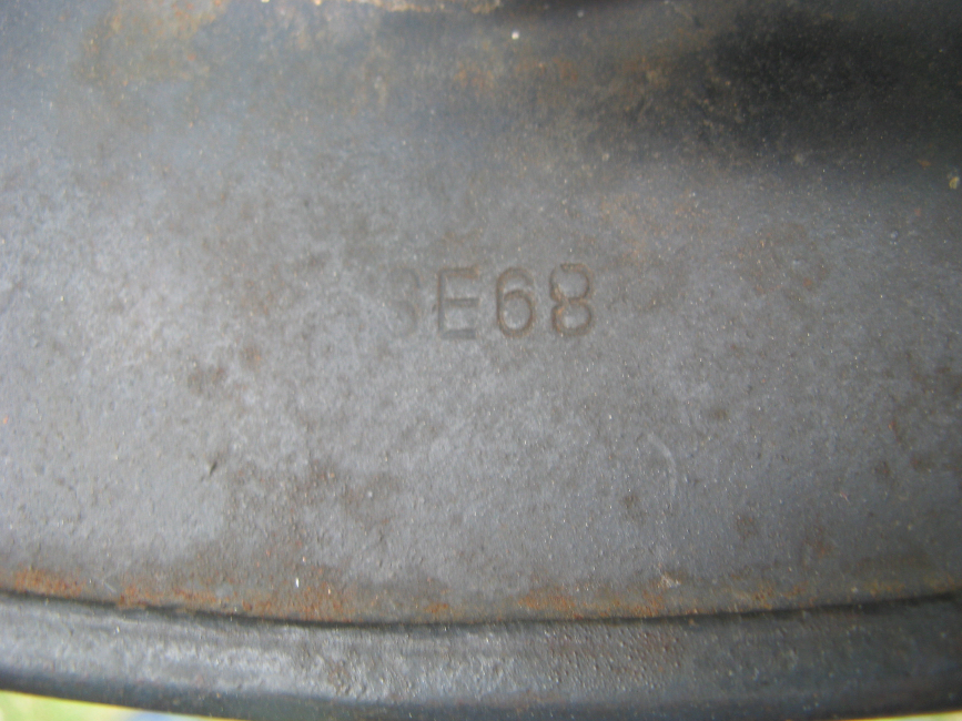 WWII German Luftwaffe M40 Helmet – Transitional 1940, Size 68, One-Look Camo