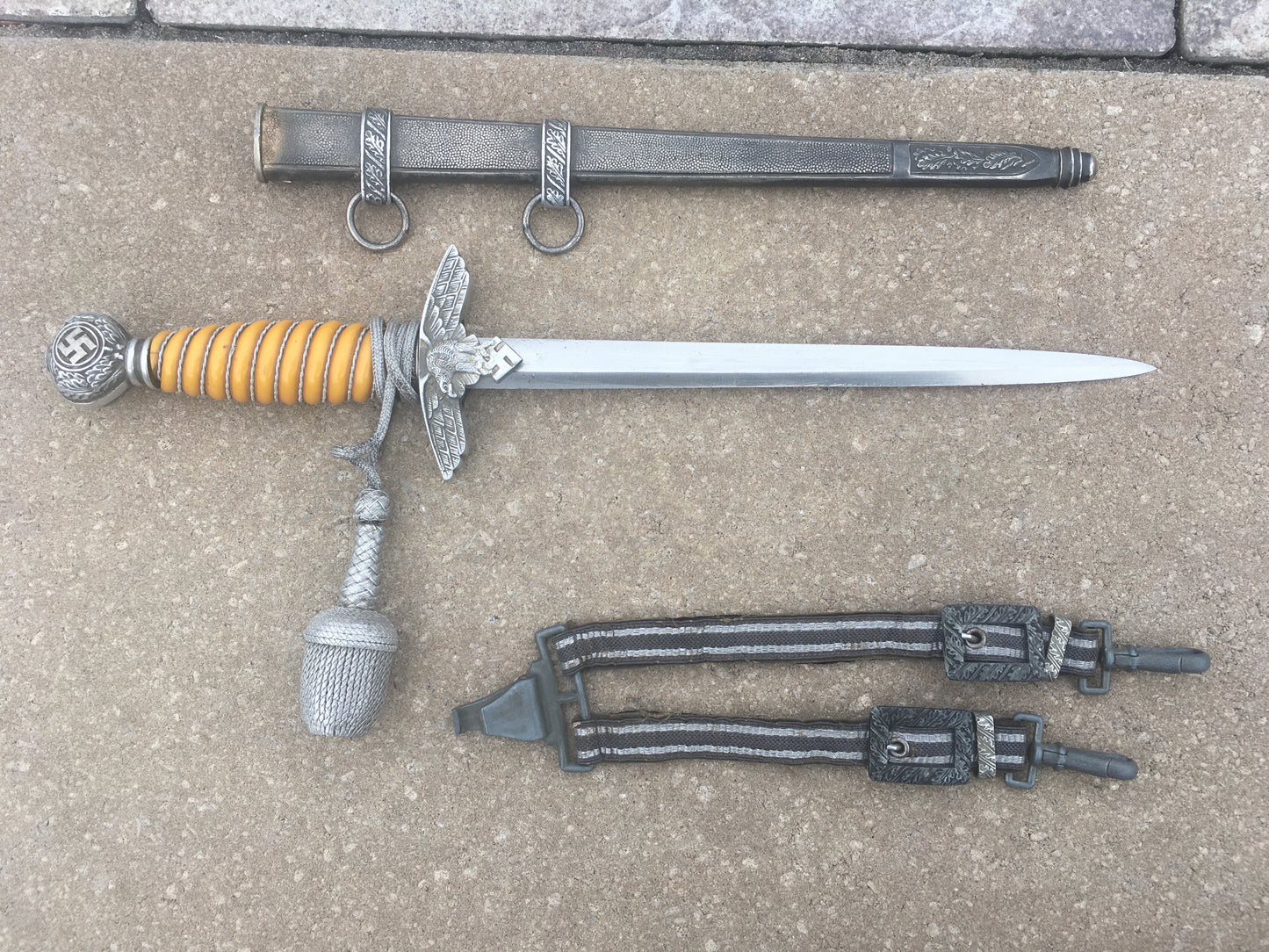 MINT LUFTWAFFE OFFICER’S DAGGER BY WKC SOLINGEN