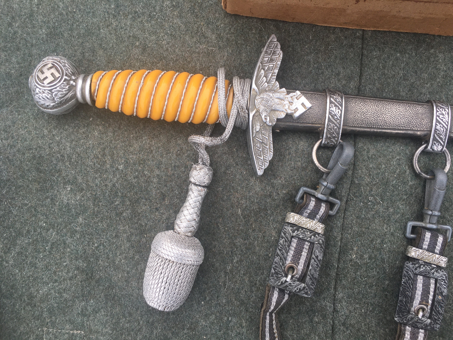 WW2 Luftwaffe Officer’s Dagger – WKC Solingen with Hanger & Portepee