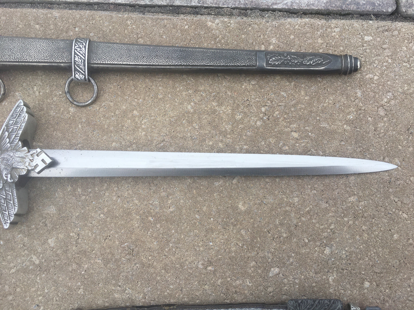 WW2 Luftwaffe Officer’s Dagger – WKC Solingen with Hanger & Portepee