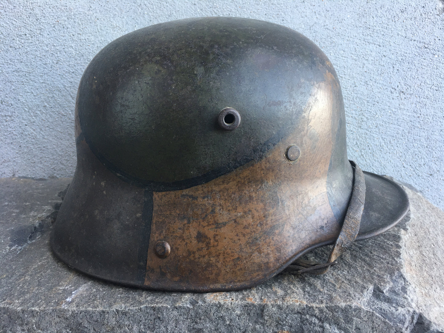WW1 German M16 Camo Painted Helmet – Original & Untouched