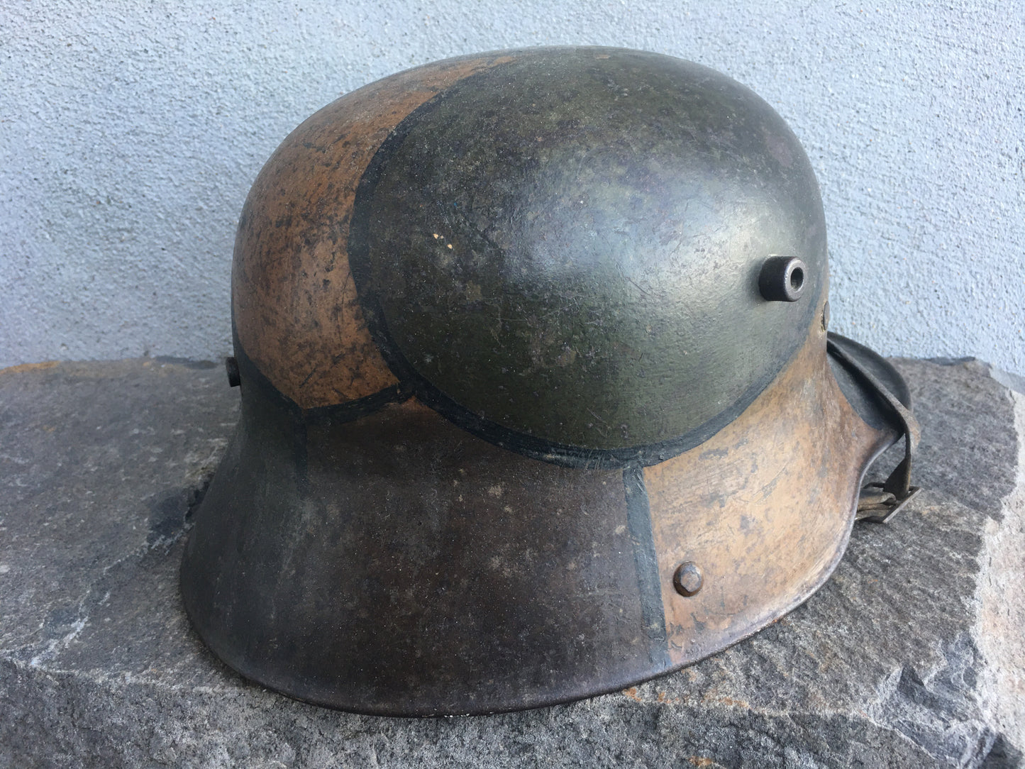 WW1 German M16 Camo Painted Helmet – Original & Untouched