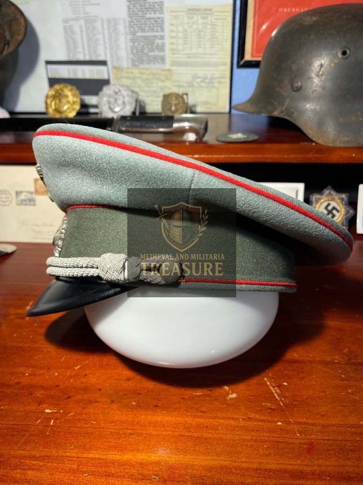 Heer Artillery Visor Cap – Early Mint Example with Silvered Nickel Insignia
